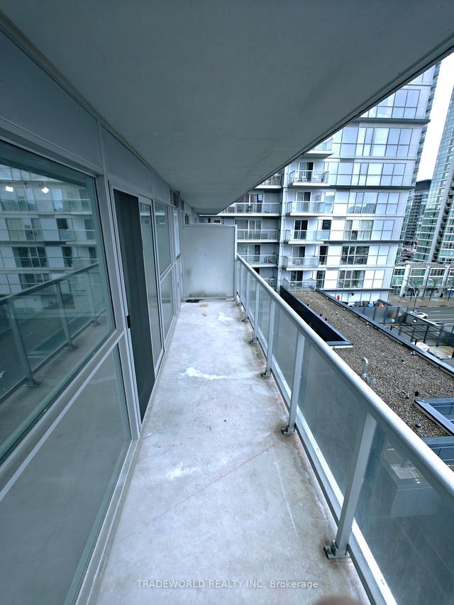 717 - 352 Front St W, Condo with 1 bedrooms, 1 bathrooms and 0 parking in Toronto ON | Image 2